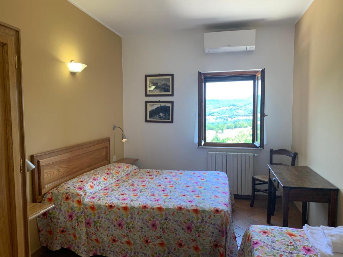 Agriturismo Il Castello Assisi Bagian luar foto