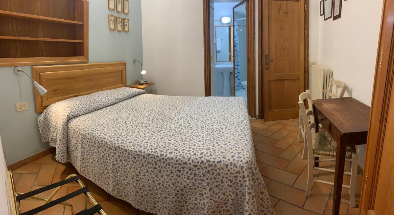 Agriturismo Il Castello Assisi Bagian luar foto