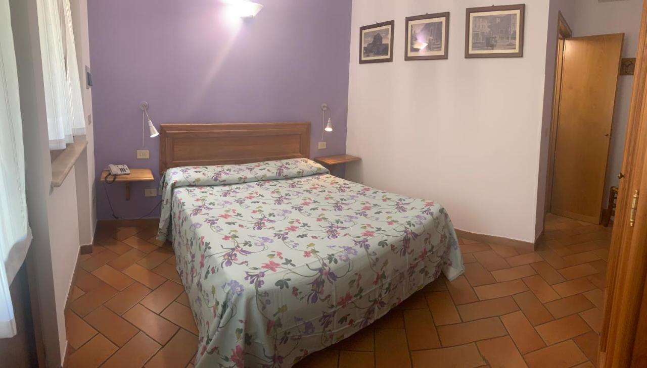 Agriturismo Il Castello Assisi Bagian luar foto