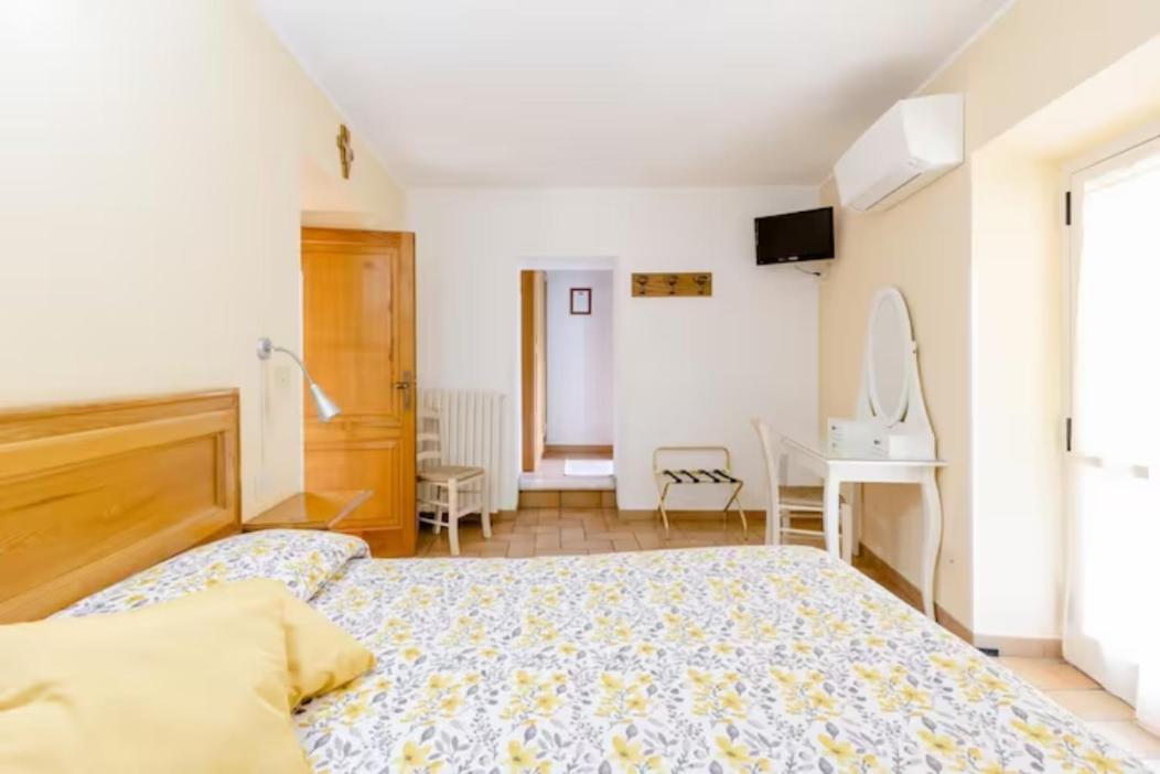 Agriturismo Il Castello Assisi Bagian luar foto
