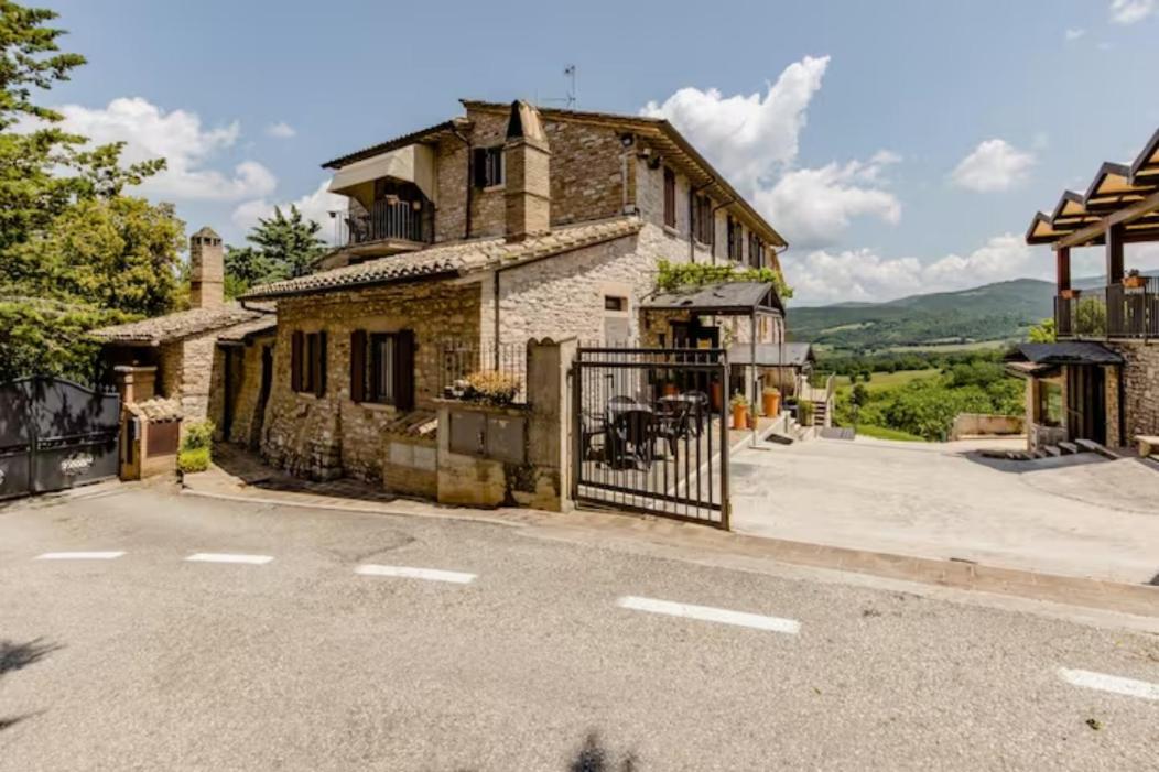 Agriturismo Il Castello Assisi Bagian luar foto