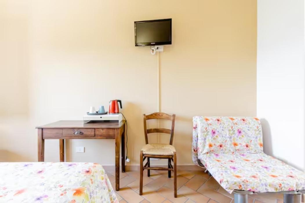Agriturismo Il Castello Assisi Bagian luar foto