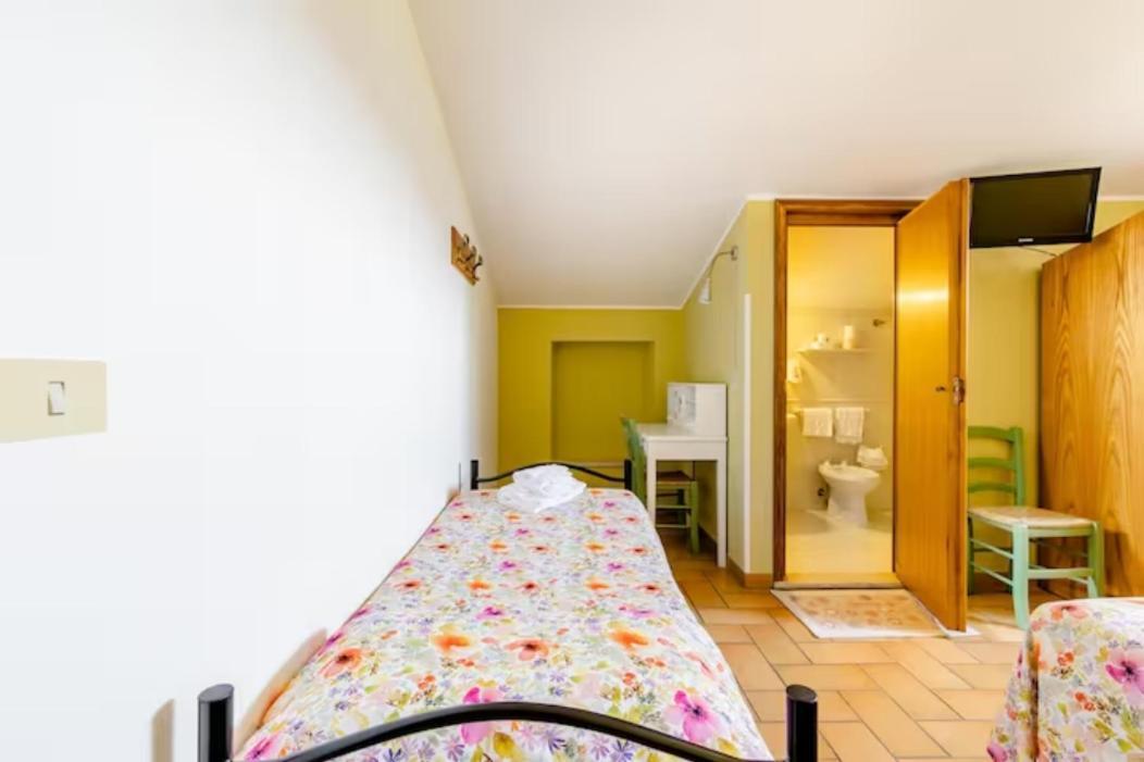 Agriturismo Il Castello Assisi Bagian luar foto