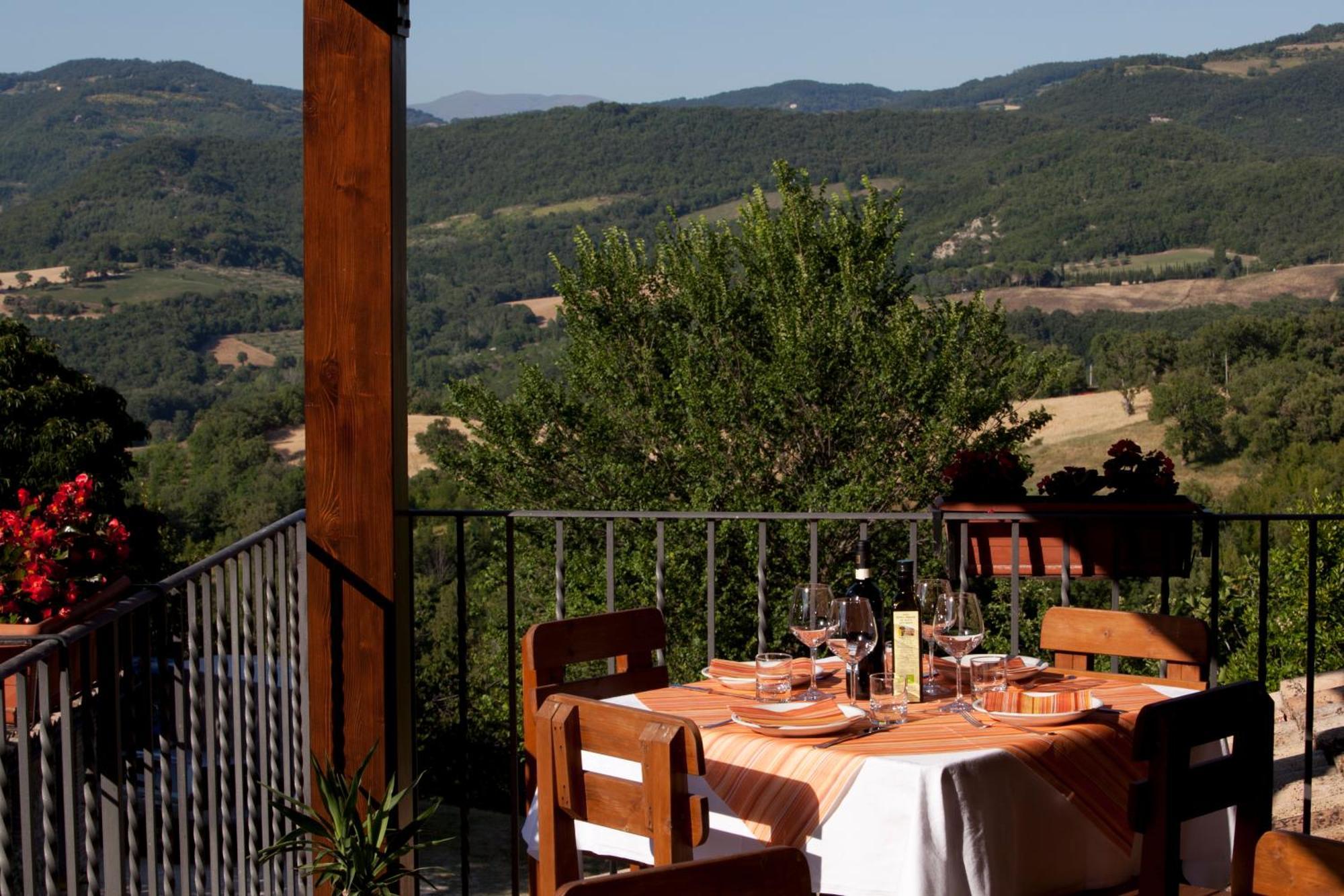 Agriturismo Il Castello Assisi Bagian luar foto