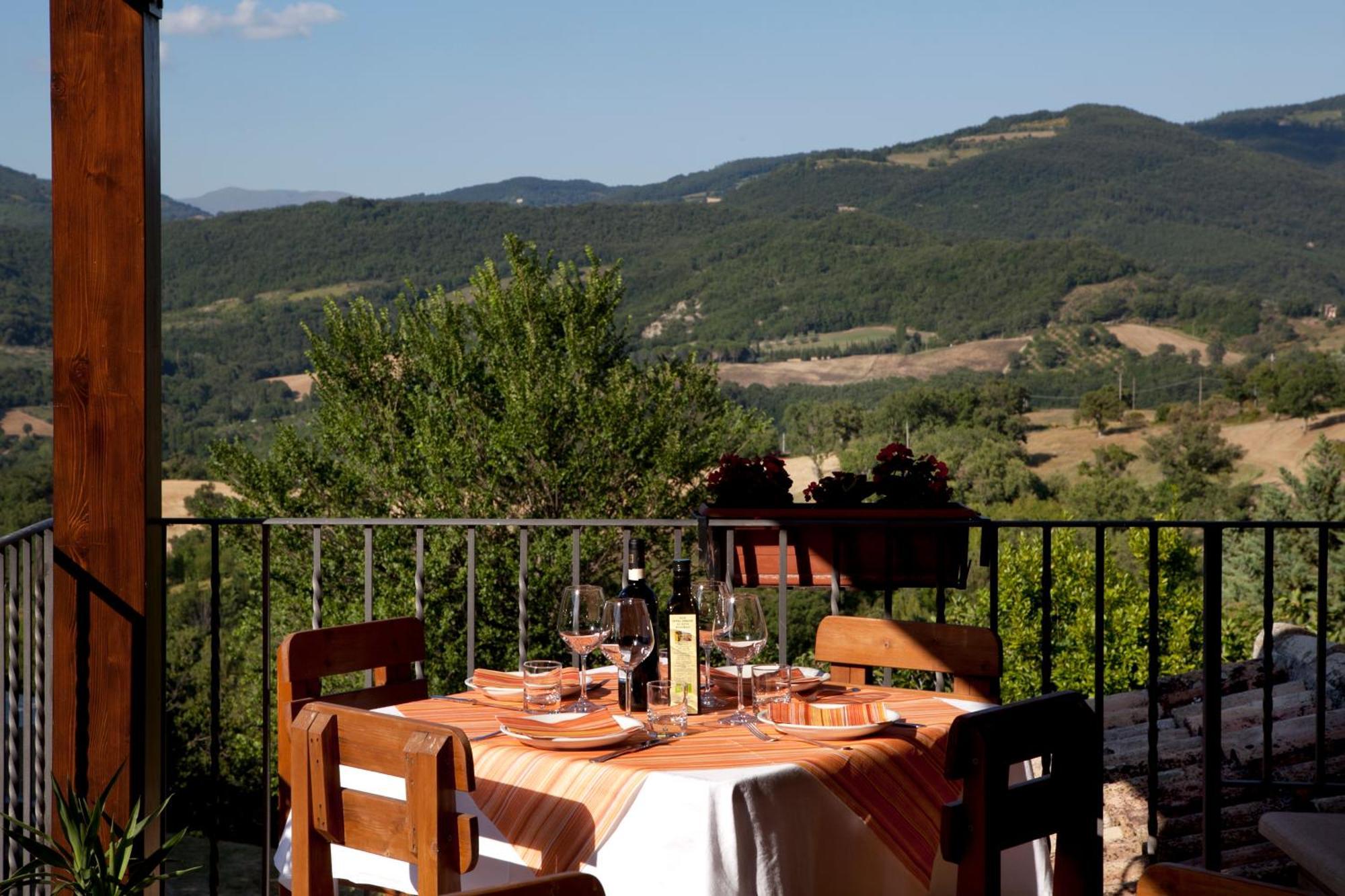 Agriturismo Il Castello Assisi Bagian luar foto