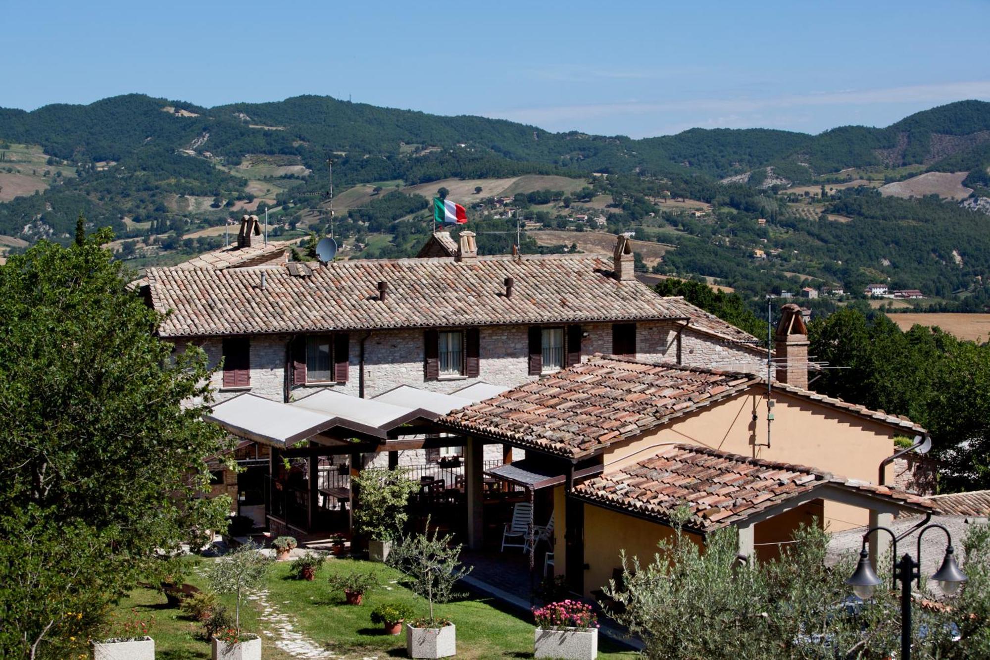 Agriturismo Il Castello Assisi Bagian luar foto