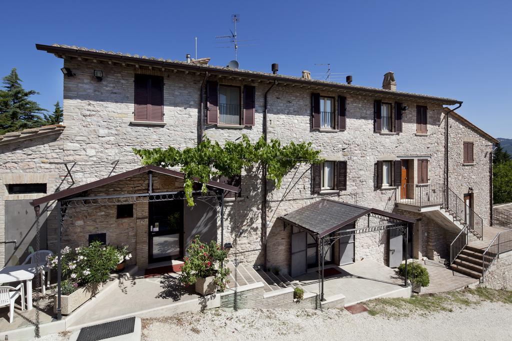 Agriturismo Il Castello Assisi Bagian luar foto