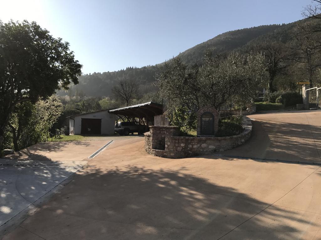 Agriturismo Il Castello Assisi Bagian luar foto